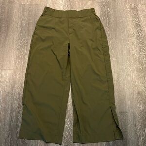 Never hustling baggy Camo pants